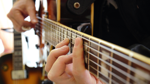 How to Identify Replacement Parts on a Vintage Electric Guitar