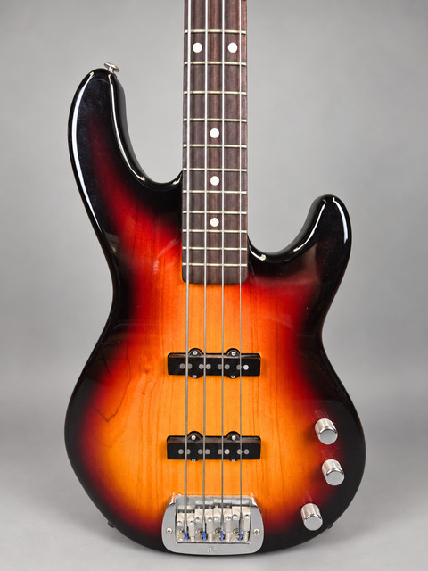 26029 G and L JB-2 Bass USA 2001 – body front detail