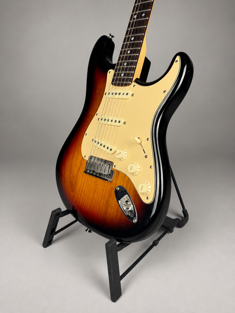 Fender 60th Diamond Anniversary American Series Stratocaster - USA 2006, photo 8 of 13