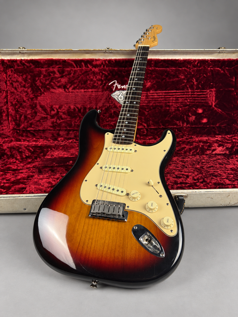 Fender 60th Diamond Anniversary American Series Stratocaster - USA 2006, photo 13 of 13