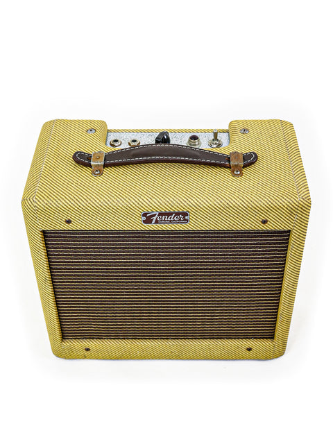 Vintage Fender Custom Shop '57 Champ Combo tube amplifier from 2009, showcasing classic design and craftsmanship.