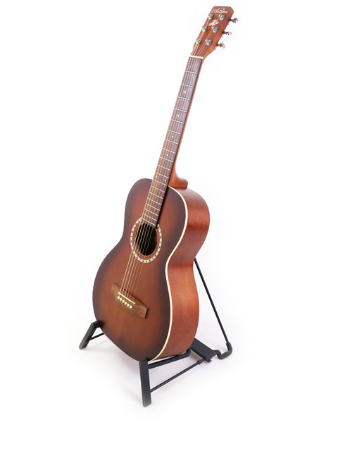 Angled side view of Art & Lutherie AMI Cedar, capturing its compact body shape and classic design.