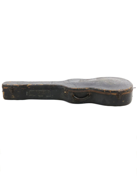 old-fashioned guitar case with a wooden top, featuring the National Tricone Style 2 Roundneck from 1931, USA.