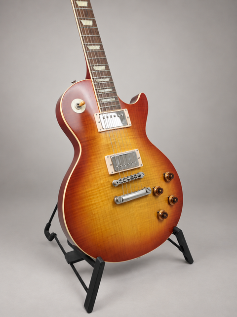 25018 Tokai LS 135 Love Rock Model Japan 2005 – angled body close-up