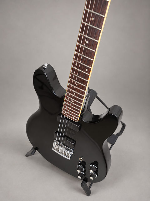 25121 Rickenbacker 230 Hamburg USA 1999 – upper body and neck joint detail