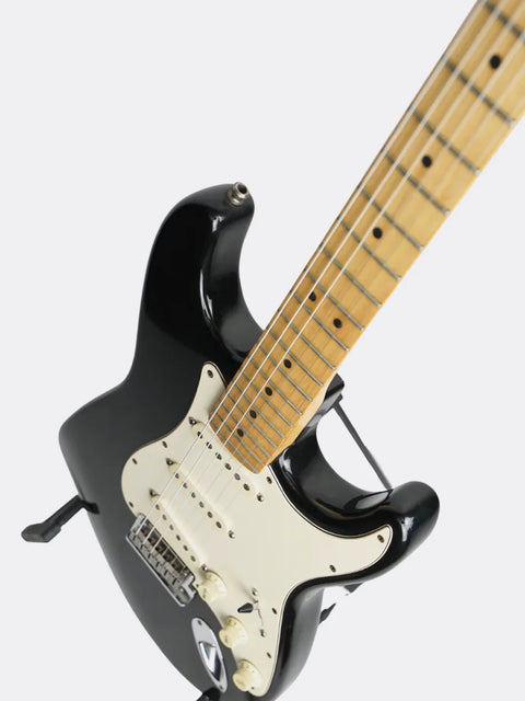 Fender American Standard Stratocaster - USA 1993 - Premier Guitars Fender American Standard Stratocaster - USA 1993 - Premier Guitars