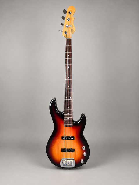 26029 G and L JB-2 Bass USA 2001 – full front