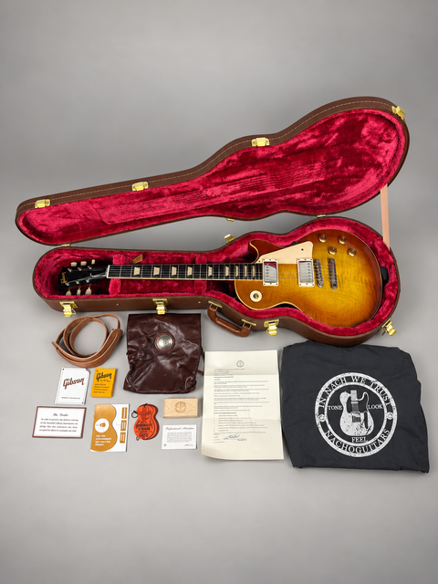26237 26237 Gibson Nachoburst Les Paul – open case and accessories