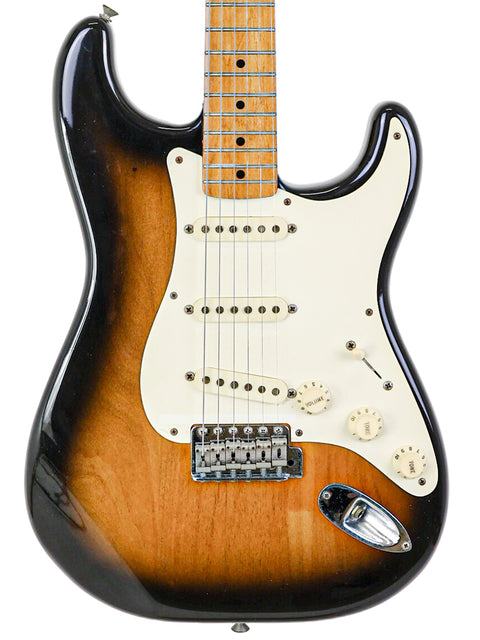 Beautiful sunburst Fender AVRI '57 Stratocaster from 1982, representing the iconic style of the Custom Shop.