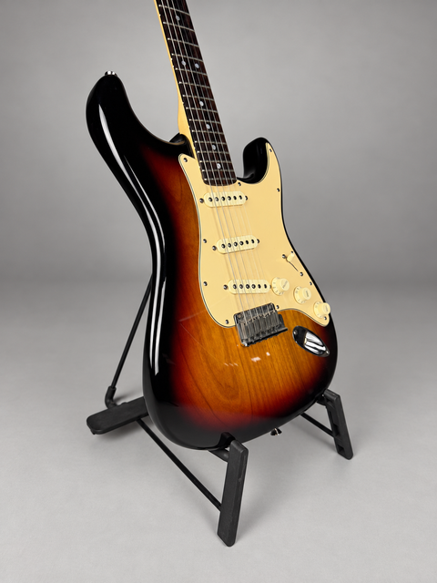 Fender 60th Diamond Anniversary American Series Stratocaster - USA 2006, photo 10 of 13