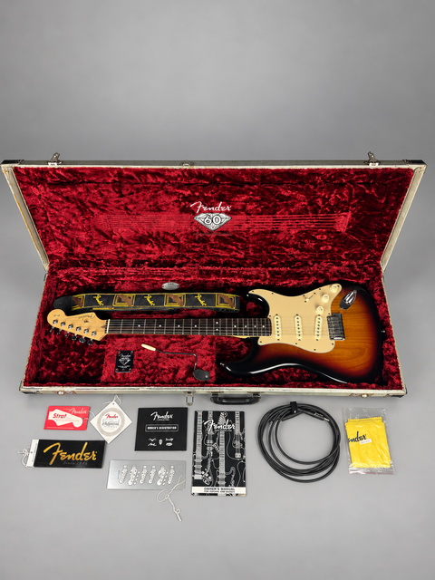Fender 60th Diamond Anniversary American Series Stratocaster - USA 2006, photo 12 of 13