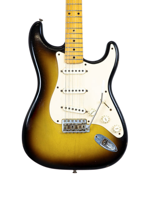 A sunburst Fender Custom Shop Time Machine 58 Stratocaster Relic from 2008, showcasing vintage charm and craftsmanship.
