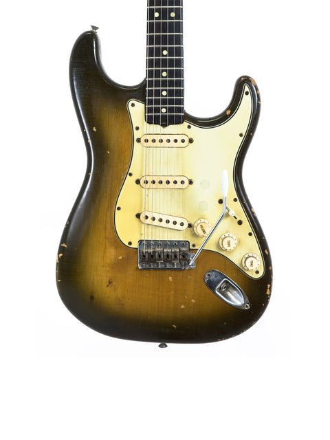 Classic 1963 Fender Custom Shop Stratocaster, L Series refin, representing timeless style and exceptional quality.