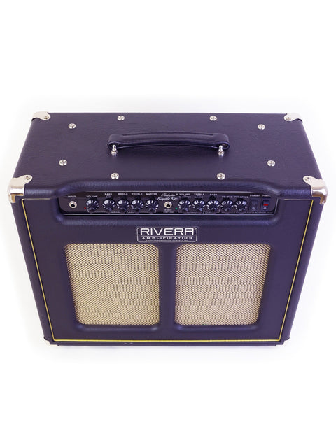 Fender Blues Jr, a classic guitar amplifier, paired with Rivera Clubster Royal Recording 55W, showcasing timeless design and sound.
