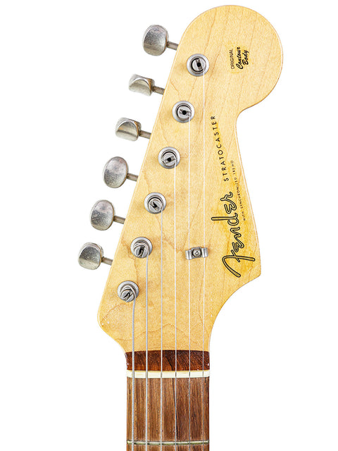 Fender Custom Shop 1960's Closet Classic Stratocaster electric guitar, USA-made in 2003, known for its iconic shape and sound.