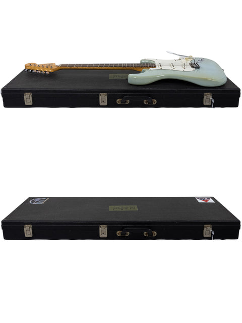 Hard case for a vintage Fender Stratocaster, perfect for a 1972 USA model, combining durability with classic design.